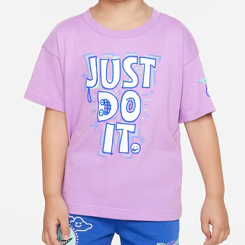 Nike Sportswear "Art of Play" Relaxed Graphic Tee
Toddler T-Shirt